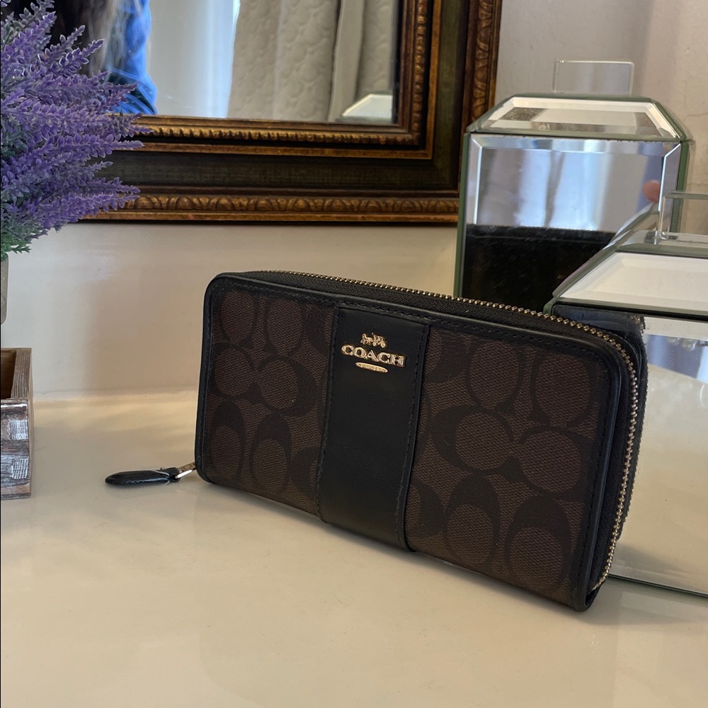 Coach Black and Brown Wallet NWOT